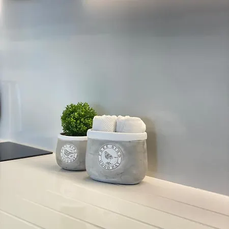 Lägenhet Luxury - In Courtyard